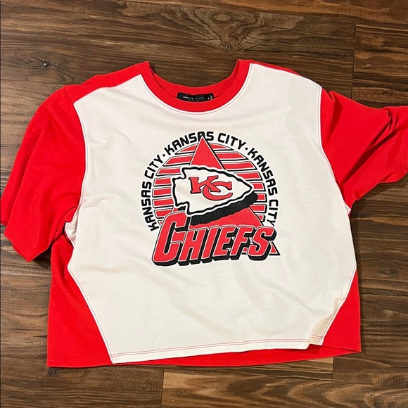 Kansas City Chiefs Red and White Short Sleeve Tee - Picture 1 of 4